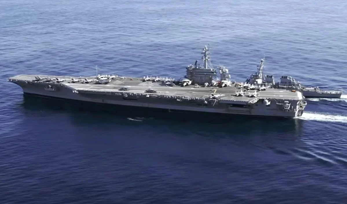 Майже рік у морі: найпотужніший авіаносець США повертається додому