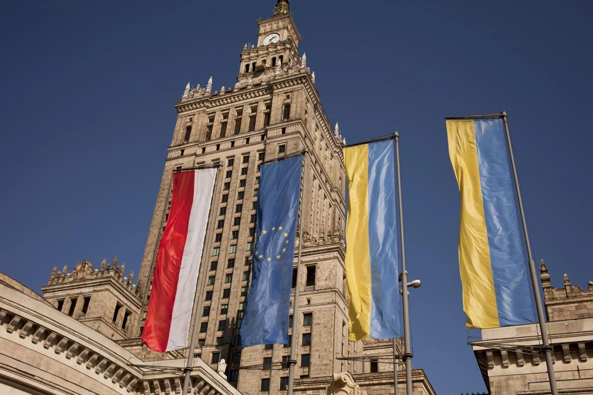 Польща стала частіше відмовляти українцям в наданні статусу UKR, - ЗМІ