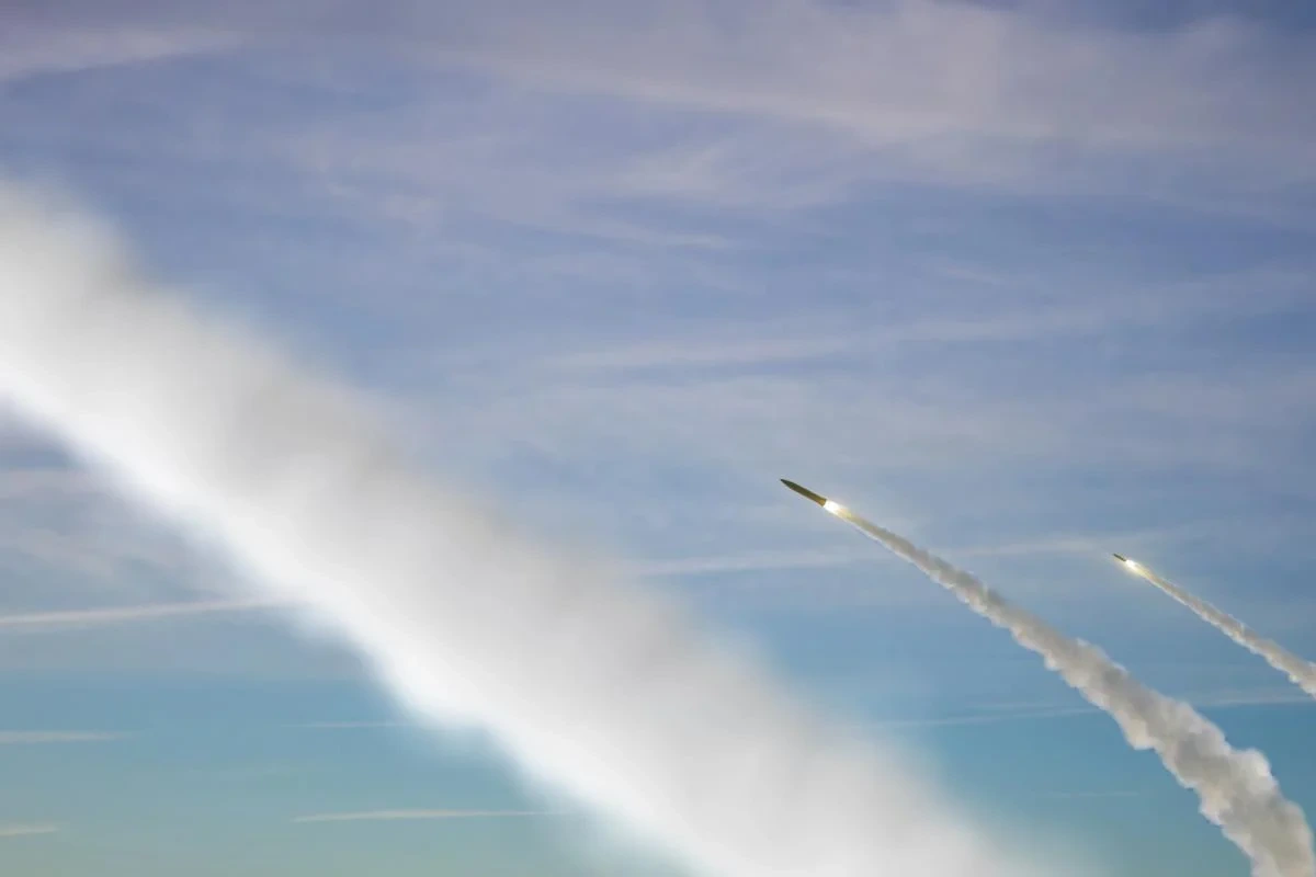 У російських ракетах до комплексів С-400 знайшли деталь з європейської країни
